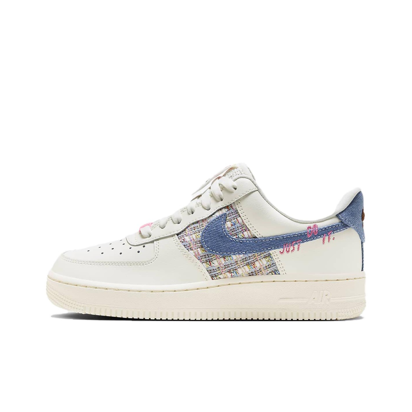 حذاء نايك إير فورس 1 للنساء من - مراجعة Nike Shoes Air Force 1 وسعره